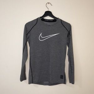 Gray Nike long sleeve shirt✨